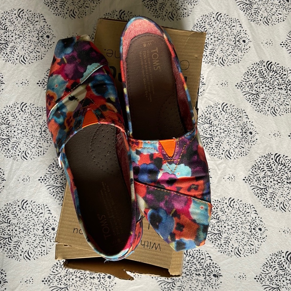 Womens Toms